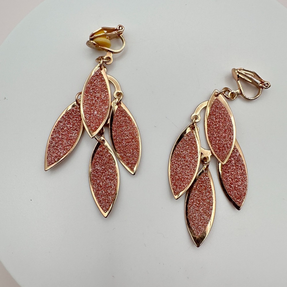 Vintage 90s Gold Tone Pink Glitter Leaf Dangle Earrings Women's Jewelry